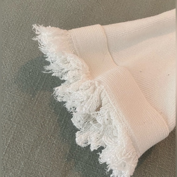 Ann Taylor White Blouse in Medium - Picture 4 of 4